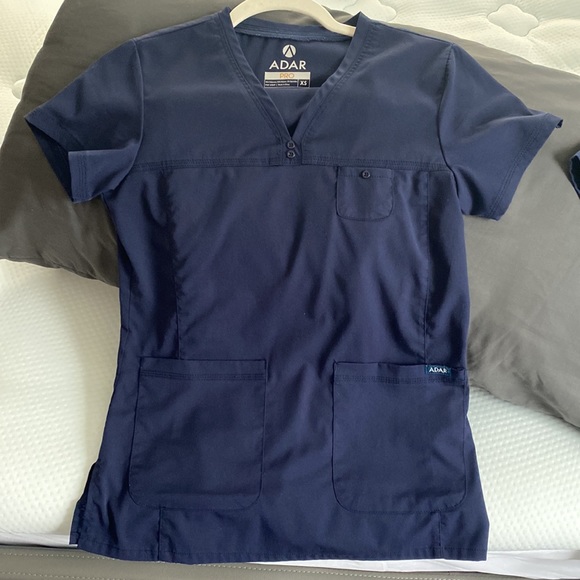 Adar Pro Movement Booster Scrub Set - Sweetheart V-Neck Top & Yoga Jogger Pants - Picture 8 of 9